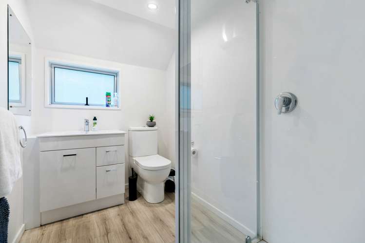 27 Lochy Road Fernhill/Sunshine Bay_15