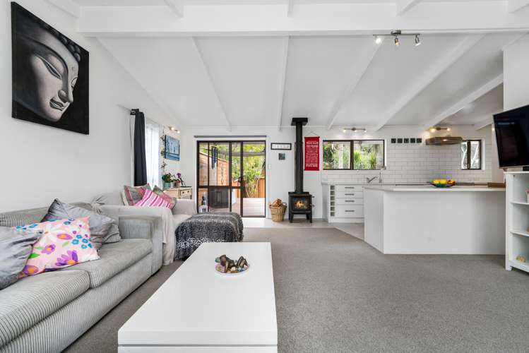 673 Huia Road Parau_10