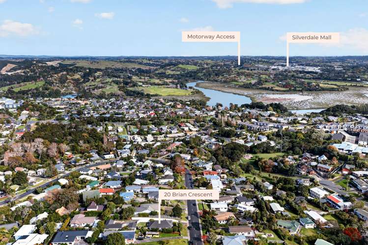 20 & 20A Brian Crescent Stanmore Bay_45