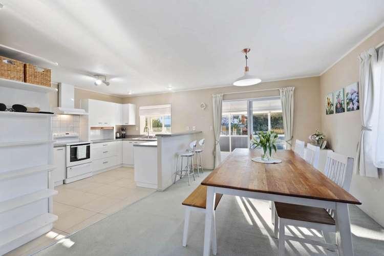 4 Davern Lane New Lynn_25