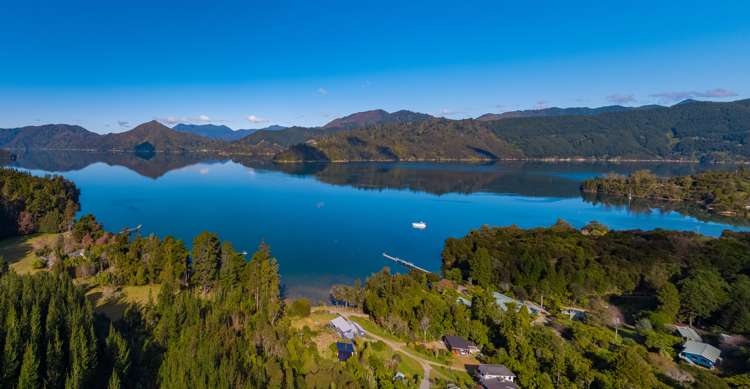 7098 Kenepuru Road Kenepuru Sound_17