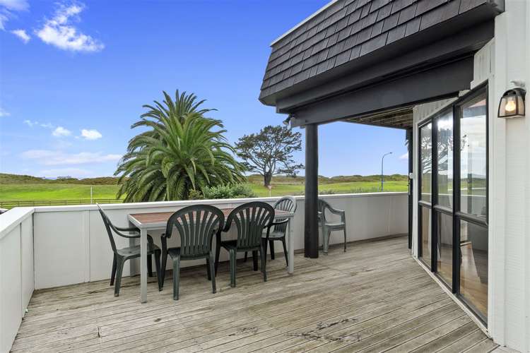 2 Palm Beach Boulevard Papamoa_11