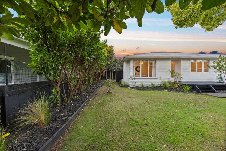 52 Neil Avenue Te Atatu Peninsula_21