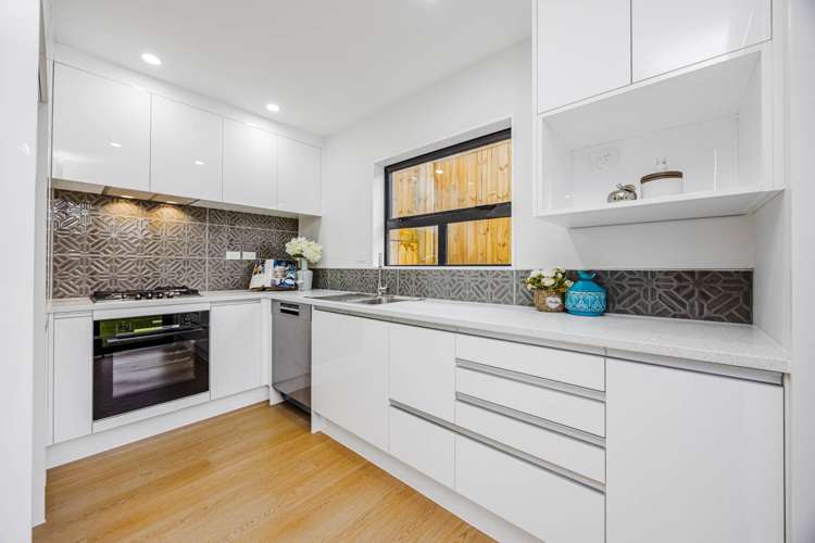 163A Bradbury Road Botany Downs_4