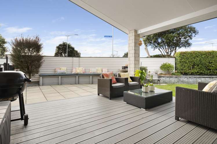 1 Landing Drive Pyes Pa_8