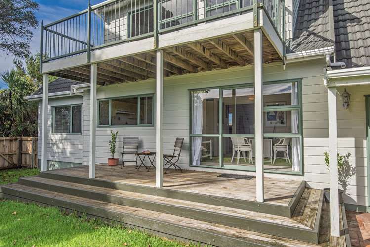 13 Paradise Point Place One Tree Point_15