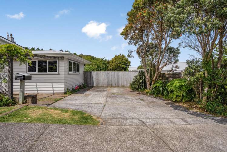218 Dowse Drive Maungaraki_1