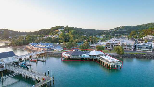 Prime waterfront investment in the Bay of Islands