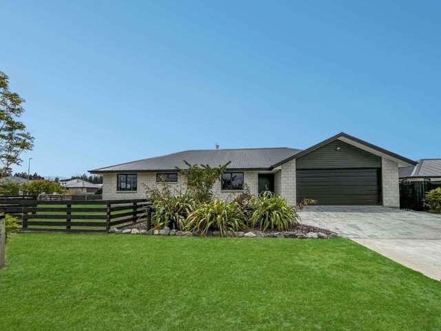 METHVEN - THREE BEDROOM, TWO BATHROOMS, DOUBLE GARAGE