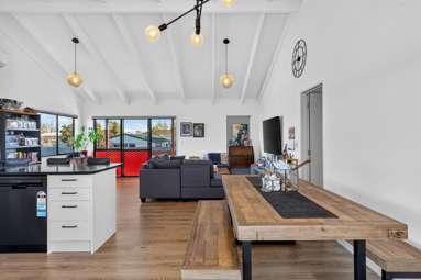 15B Lloyd Drive_3