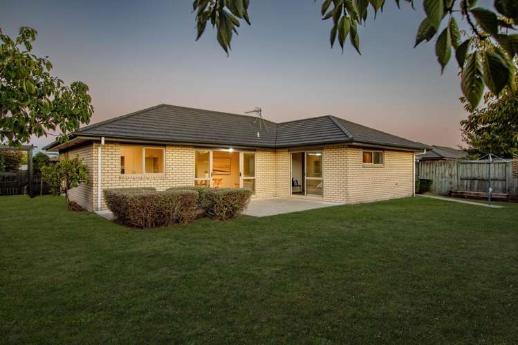 17 Wessex Place Rototuna North_1