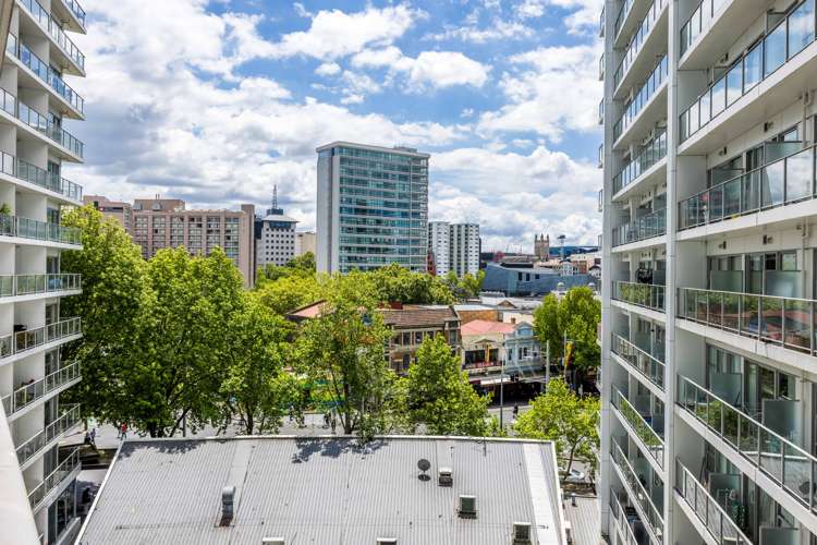 612/430 Queen Street Auckland Central_9