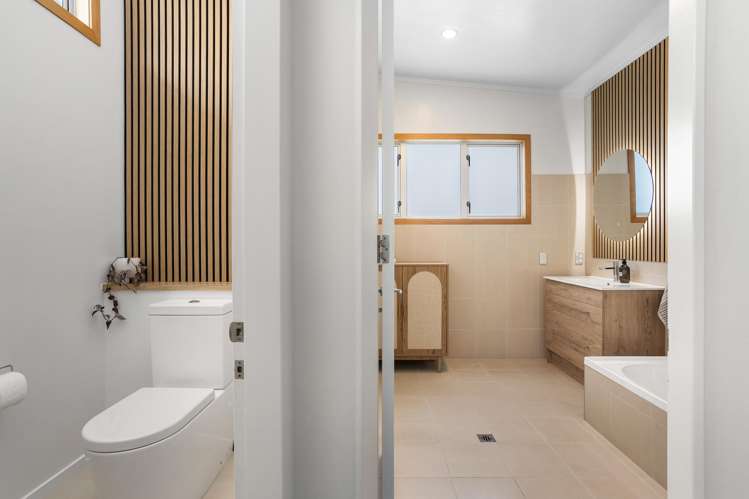 17 Governors Heights Whangamata_21