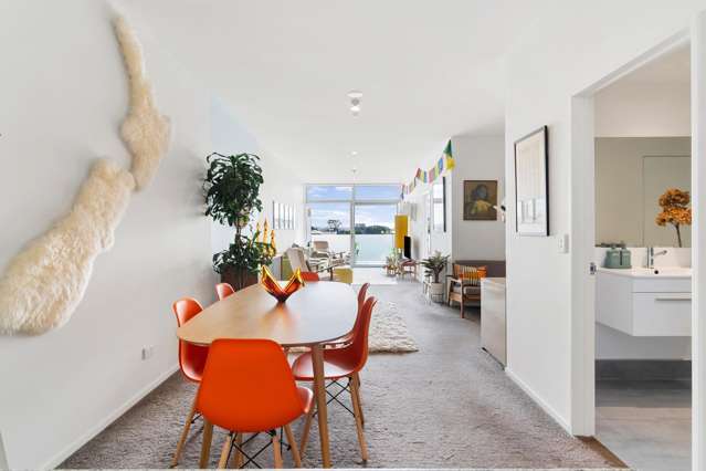 A Calm, Light-Filled Retreat