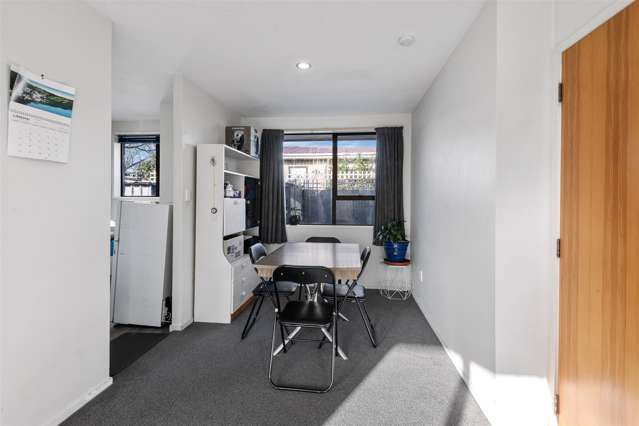 2/122 Tilford Street Woolston_4