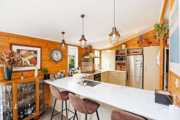 7 Campbell Road Aorangi_14