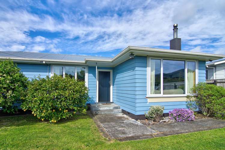 14 William Benton Street Featherston_20