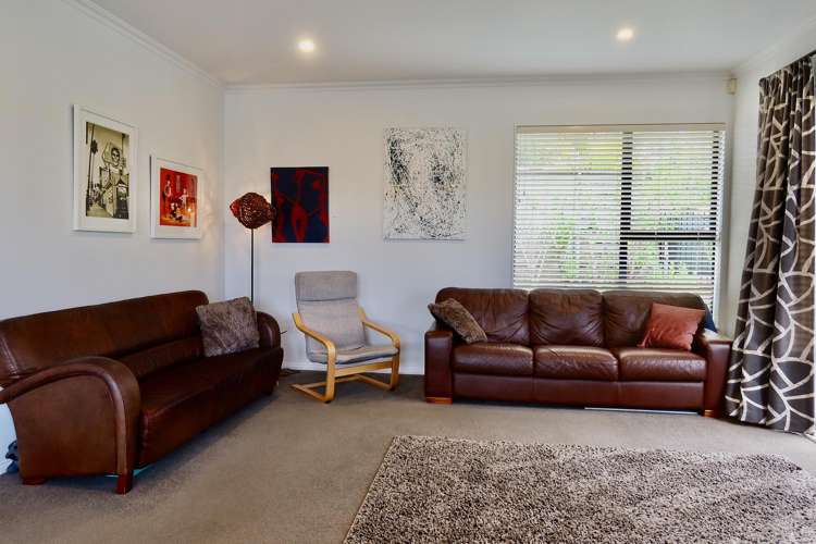 7 Frenz Drive Titirangi_3