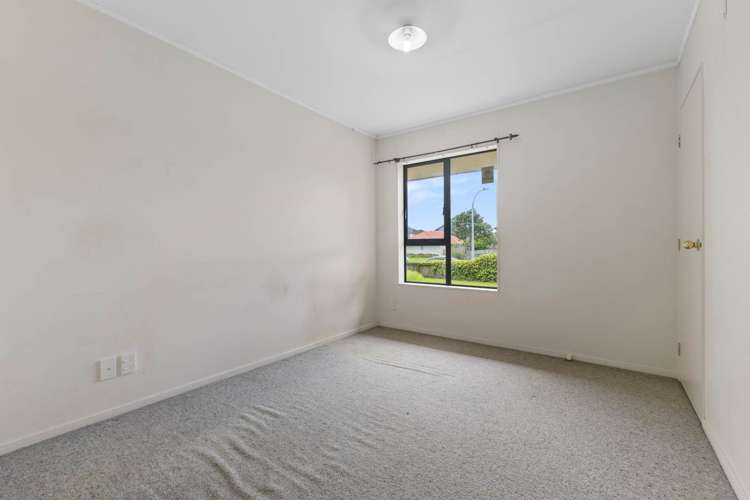 10 Frank Bunce Grove Flat Bush_13