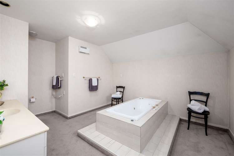 4 Woodford Terrace Ilam_13