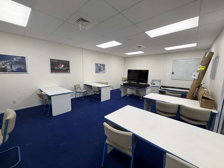 Unit 4, 21 Bell Road South Gracefield_6