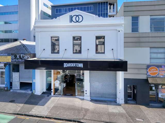 College Hill commercial with edge, upside