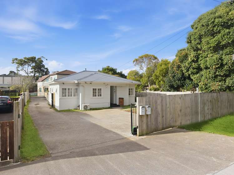 13 Memorial Avenue Mount Roskill_32