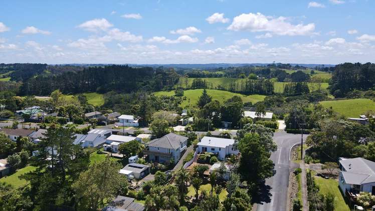 76 Mcentee Road Waitakere_1