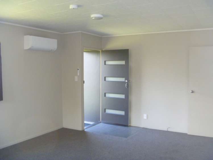 1/8 Senecio Place Manurewa_6
