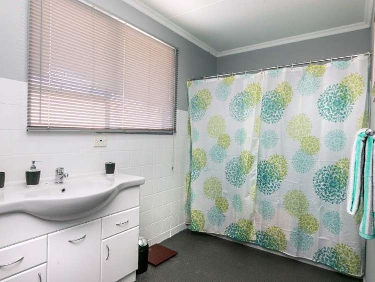 22 Snowden Crescent Islington_9