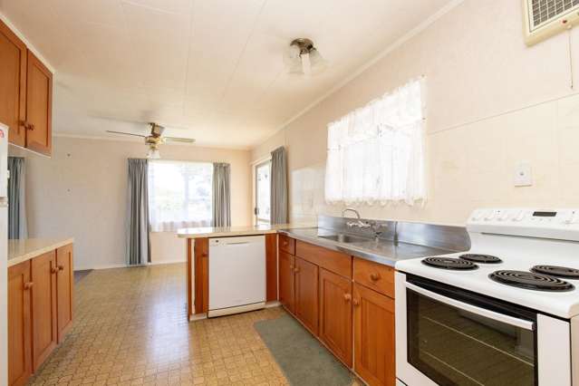 11 McClean Place Ngatea_2