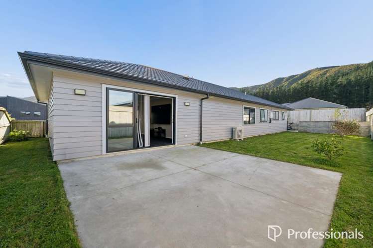 6 Jack Vaughan Grove Wainuiomata_19