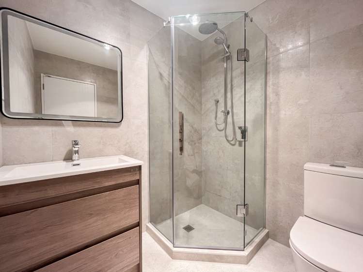 5/737 East Coast Road Browns Bay_10