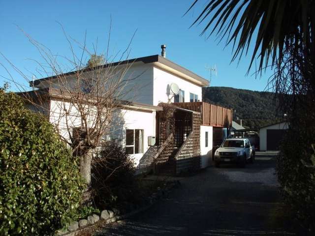 26 Home Street Manapouri_2