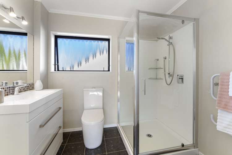 6 Pinewood Grove Paraparaumu Beach_10