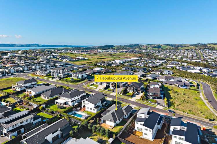 7 Hapukupuku Avenue Beachlands_32