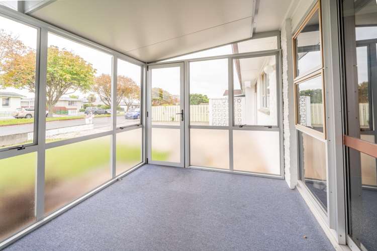 16 Miro Street Glenwood_14