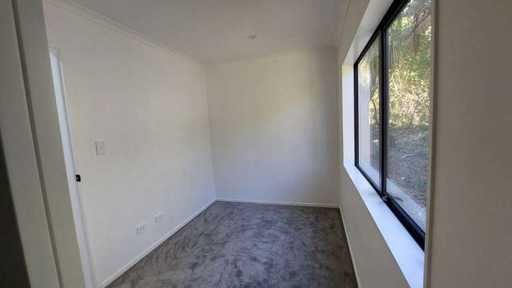 130a Solar Road Glen Eden_8