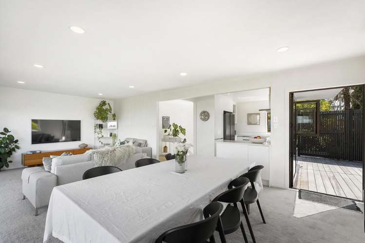 2/86 Seaview Road Castor Bay_9