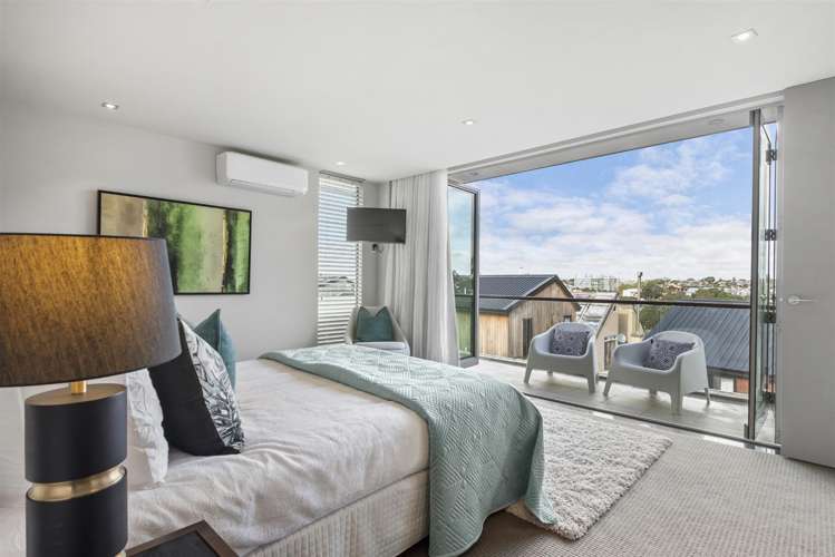 22b Beach Road Castor Bay_26