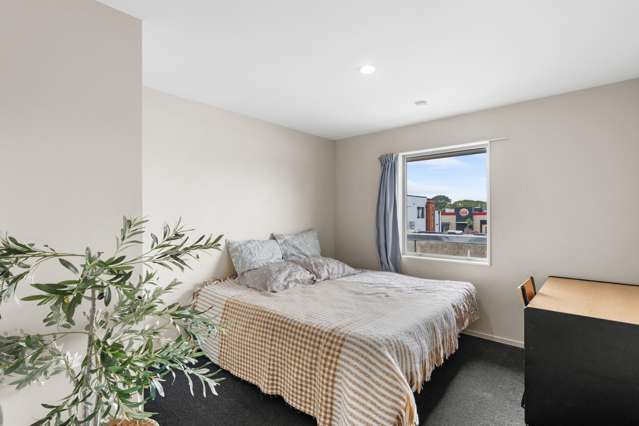 2/340 Lincoln Road Addington_4