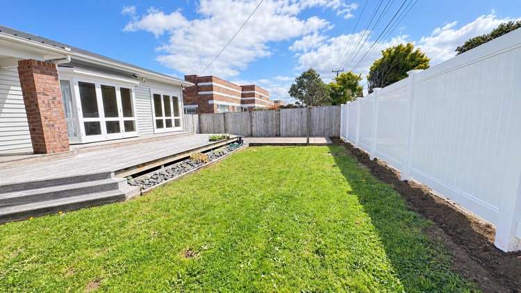  A/6 Hazel Avenue Mount Roskill_5
