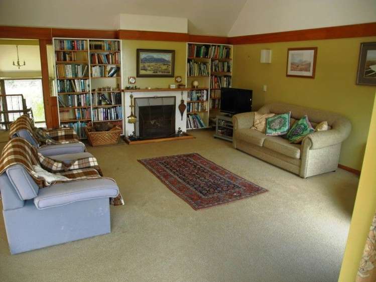 31 Settlers Hill Akaroa_10