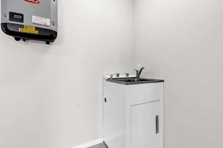 9 Midsummer Avenue Stratford_20