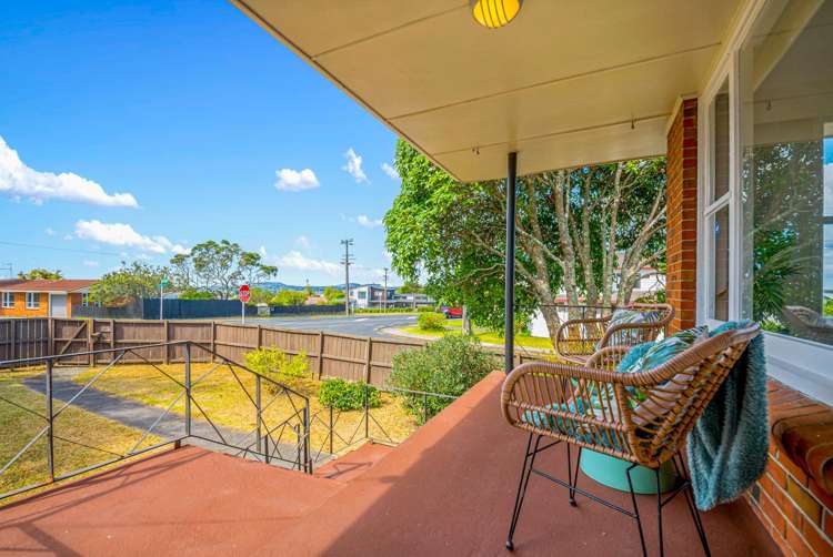 90 Golf Road New Lynn_5