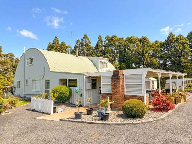Modern Farmhouse with Dual En-Suites!