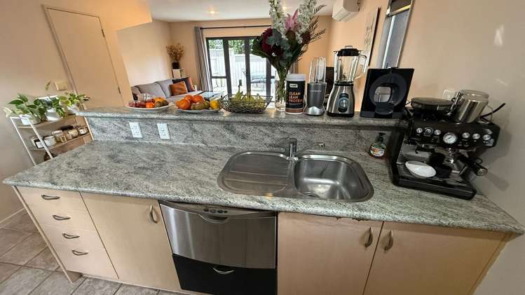 34/8 Soljak Place Mount Albert_13