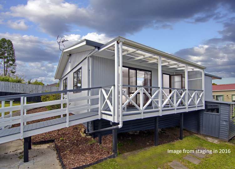 2/14 Kelkirk Street Kelston_1