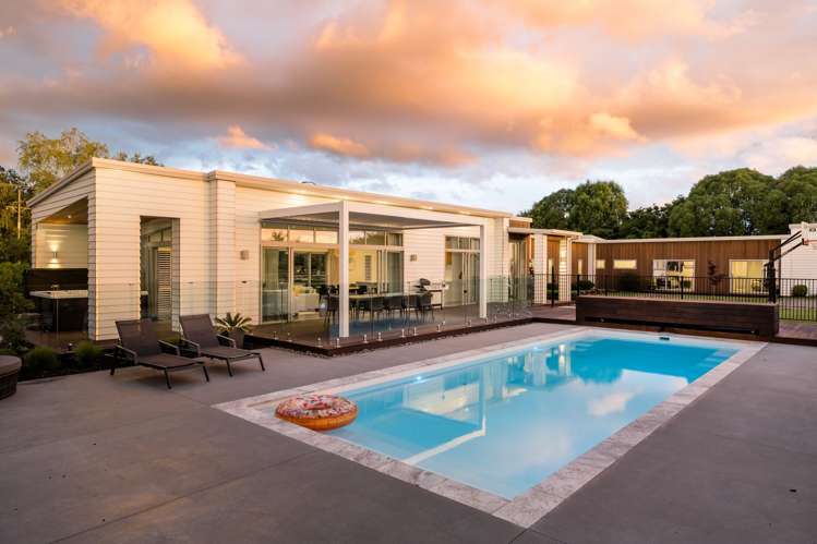 1 Alan Livingston Drive Cambridge_25