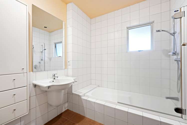 148 Lake Crescent Hamilton Lake_22